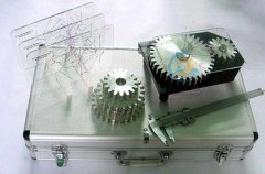 电工实训台:拓展电工技术视野的突破口(图2) 电工实训台:拓展电工技术视野的突破口(图2)