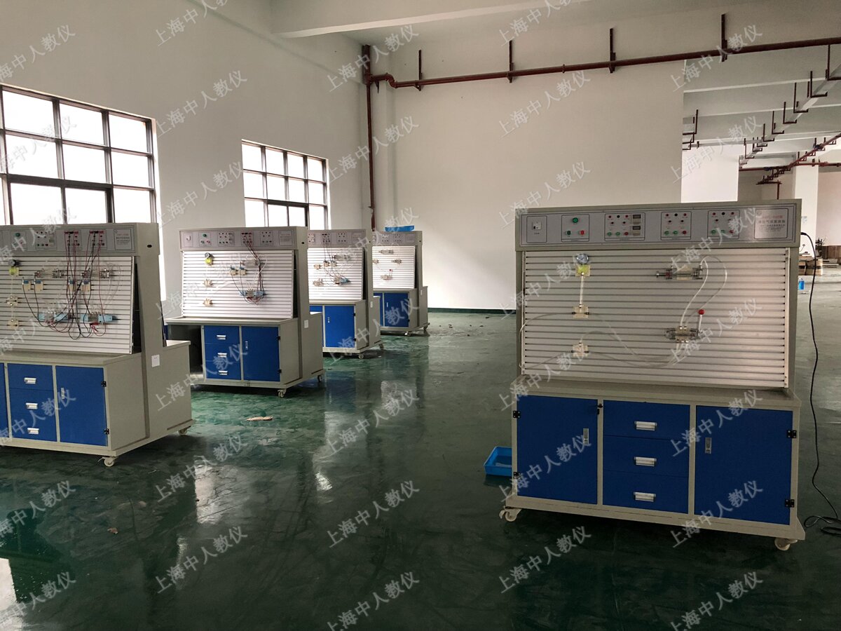 海南科技职业学院透明液压气动综合实训室(图1)